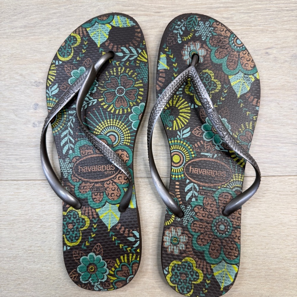 Havaianas Slim fit Sunburst Pattern Flip Flops
